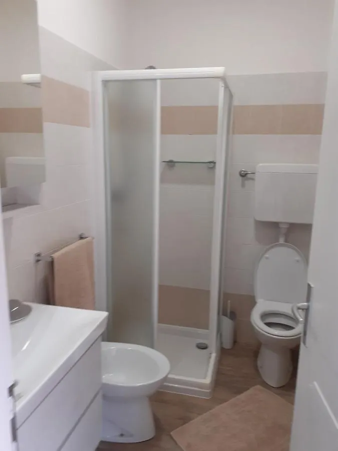 מלון דירות מאלצ'סינה Residence Le Palme Appartamenti