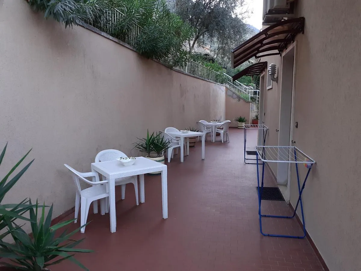 מאלצ'סינה Residence Le Palme Appartamenti איטליה