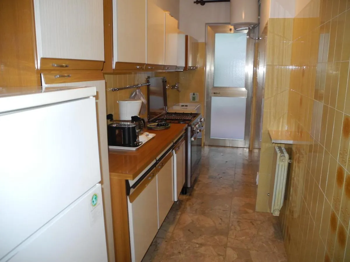 מאלצ'סינה Residence Le Palme Appartamenti מלון דירות