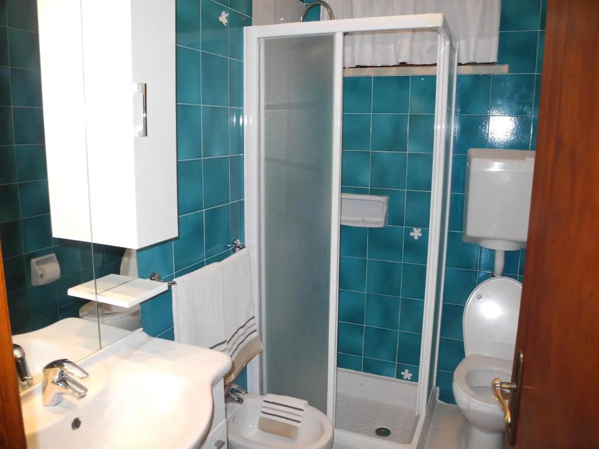 מאלצ'סינה Residence Le Palme Appartamenti 0*,  איטליה