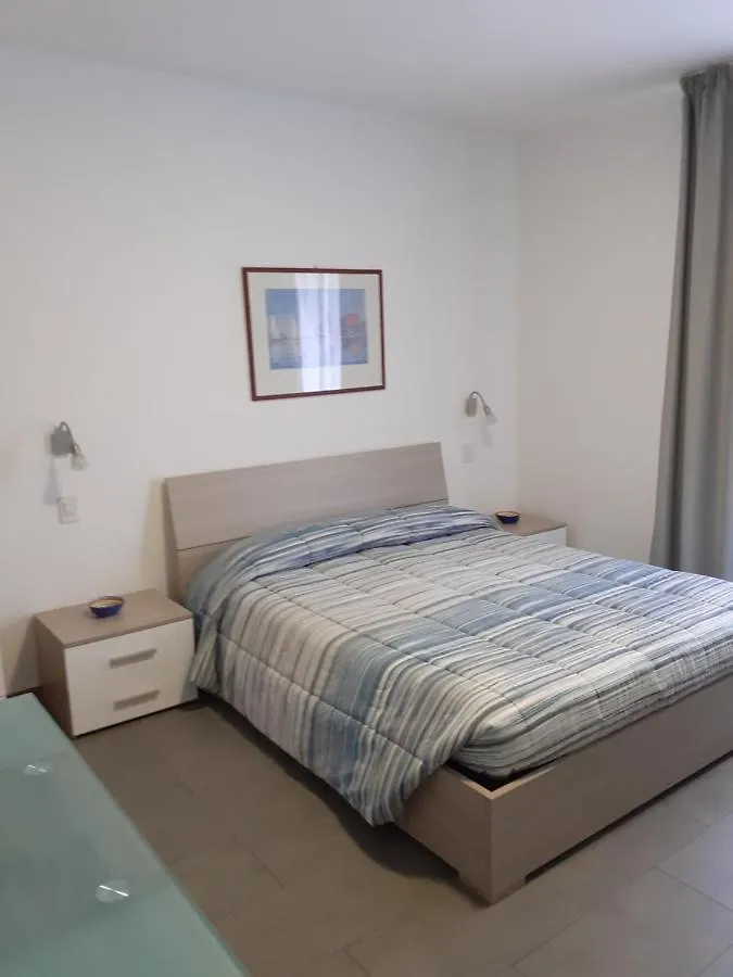 מאלצ'סינה Residence Le Palme Appartamenti 0*,  איטליה