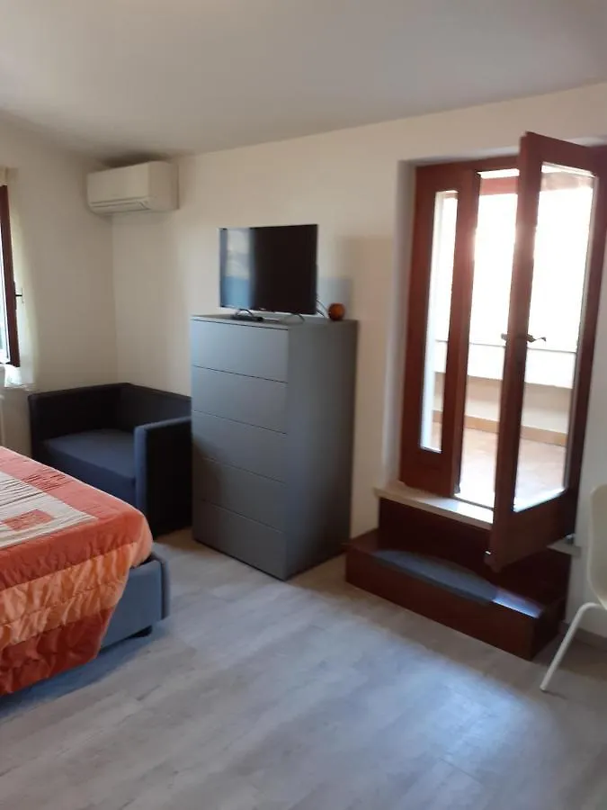 מאלצ'סינה Residence Le Palme Appartamenti מלון דירות